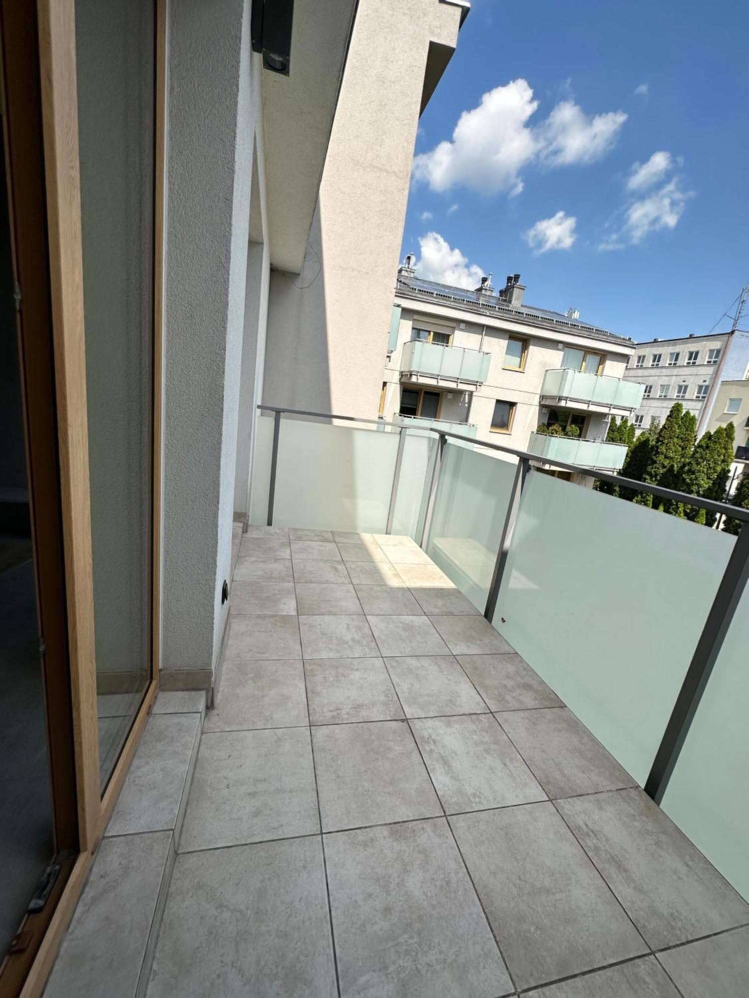 Aleksandra 2 - Concrete Apartment *